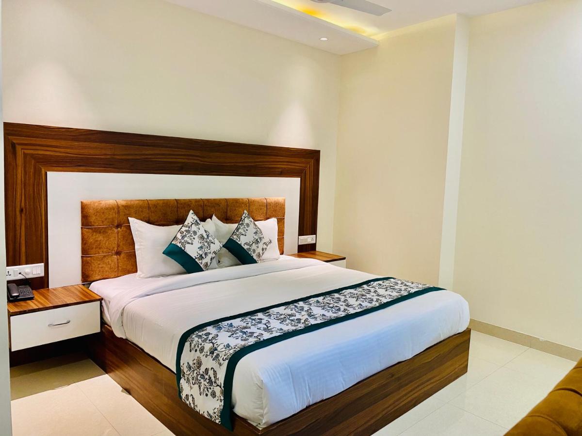 Hotel White House By An Hotels - Walking Distance From Golden Temple Amritsar Exterior photo